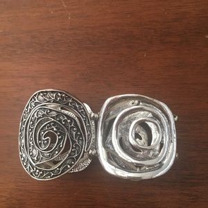 Stretchy fashion bracelet